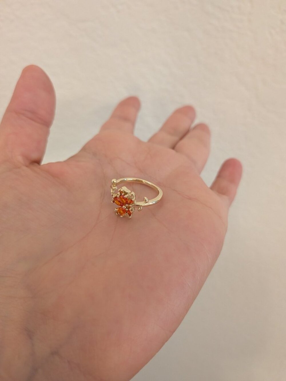Maple leaf statement ring - adjustable - Picture 1 of 5